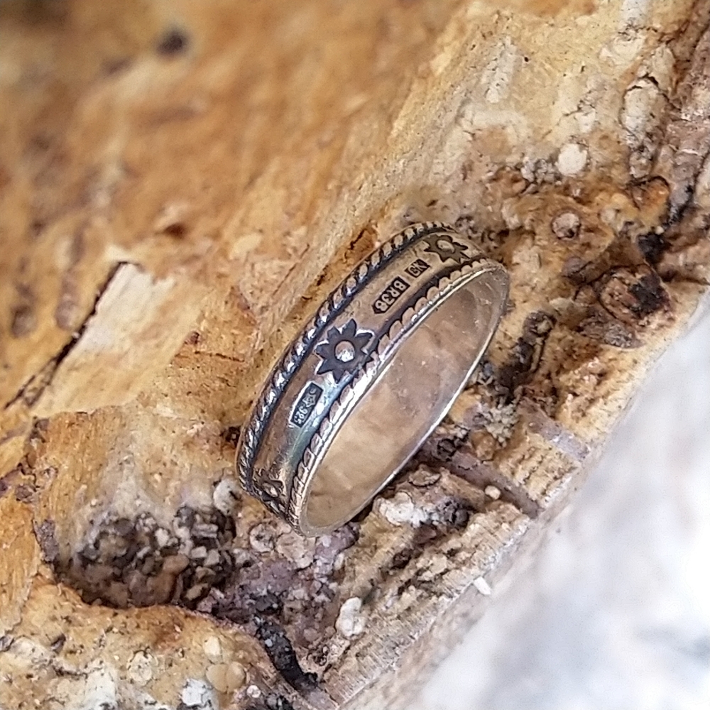 Silver Ring - Picture 2 of 4